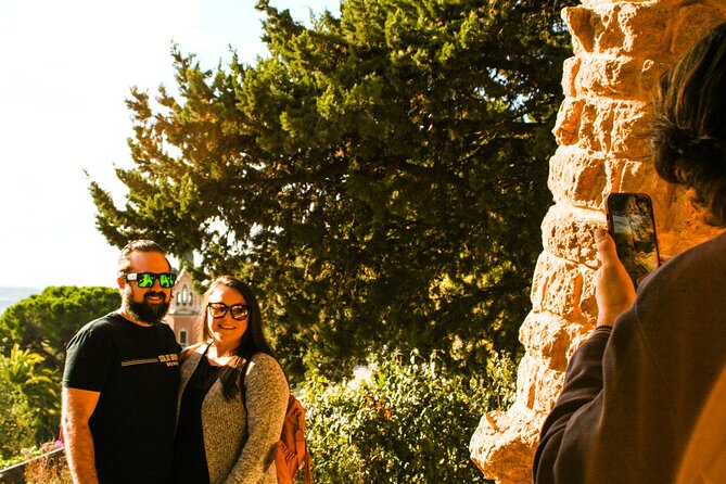 Park Guell and Sagrada Familia Tour with Skip the Line Tickets - How the guide shapes the experience
