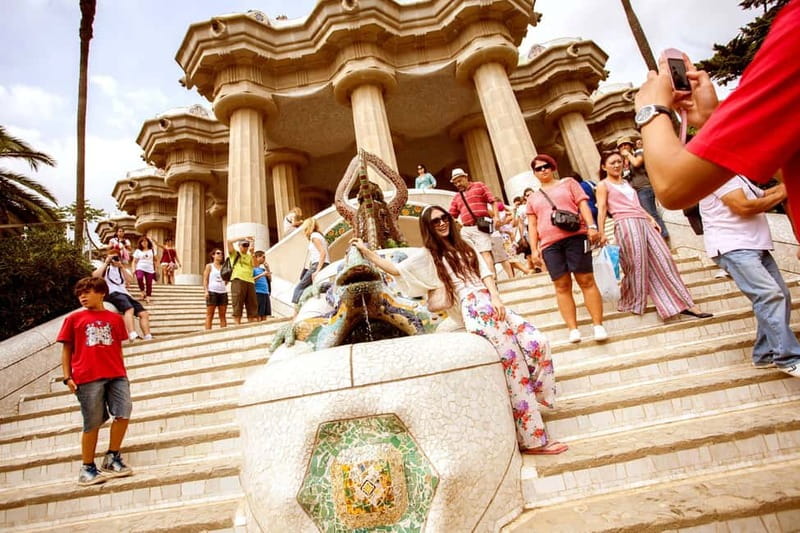 Park Güell: Guided Tour with Optional Gaudí Experience Entry - Trencadís Mosaics and El Drac