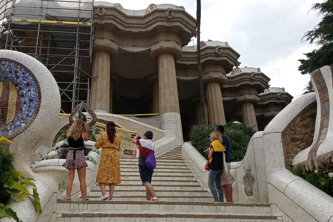 Park Guell Guided Tour with Skip the Line Tickets - Gaudí’s former residence and Casa Larrard