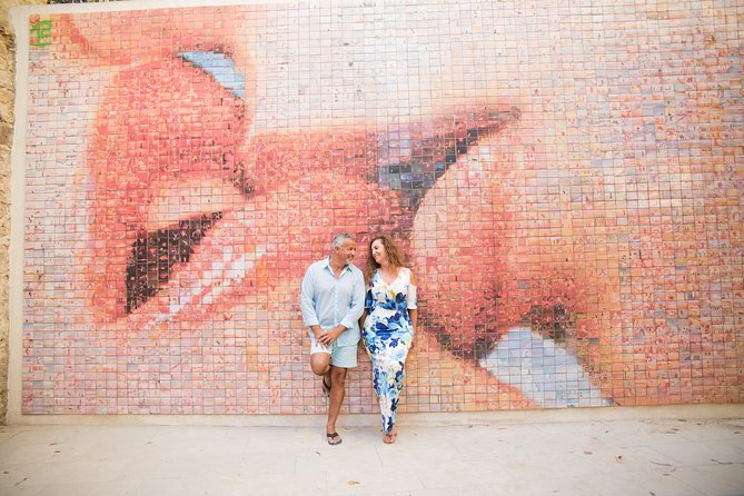 Photoshoot tour in Barcelona Secret Corners - Finishing at Ciutadella Park and the Arc de Triomf