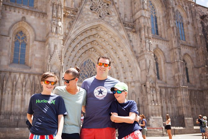 Photoshoot tour in Barcelona Secret Corners - Who will enjoy this most