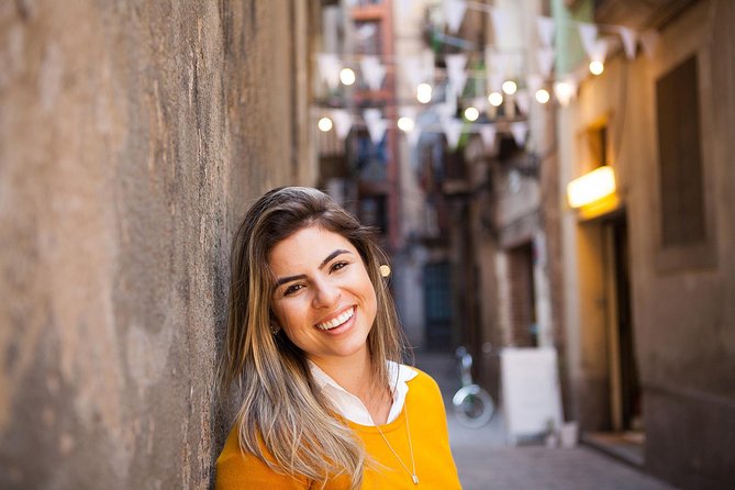 Photoshoot tour in Barcelona Secret Corners - Group tour or private booking?