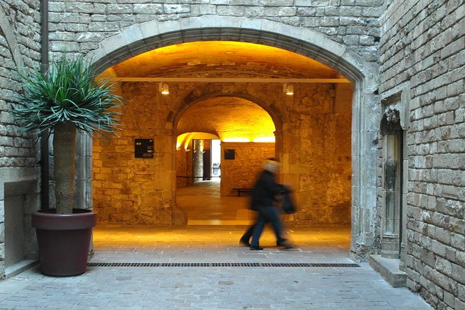 Picasso Small Group Walking Tour with Museum Skip the Line Ticket - The Frisos del Col·legi d’Arquitectes