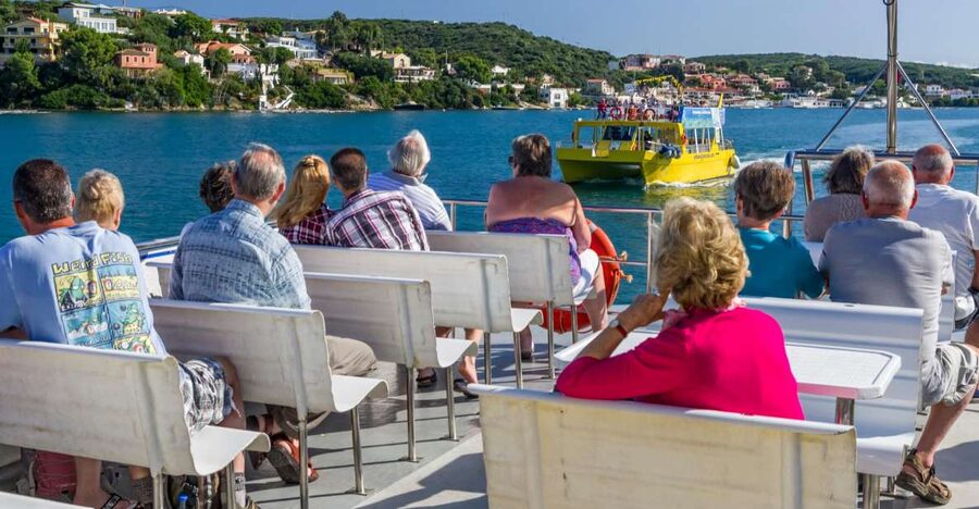 Port Mahon: 1-Hour Harbor Cruise with Underwater Views - Islands, quarantine stations, and military history