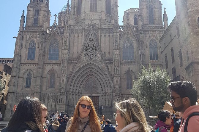 Private Barcelona Old Town and Gothic Quarter Walking Tour - Plaça del Rei and the medieval royal center