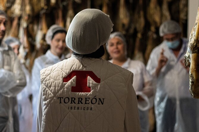 Private visit to a ham factory with show cooking in Salamanca - Learning to taste Iberian ham