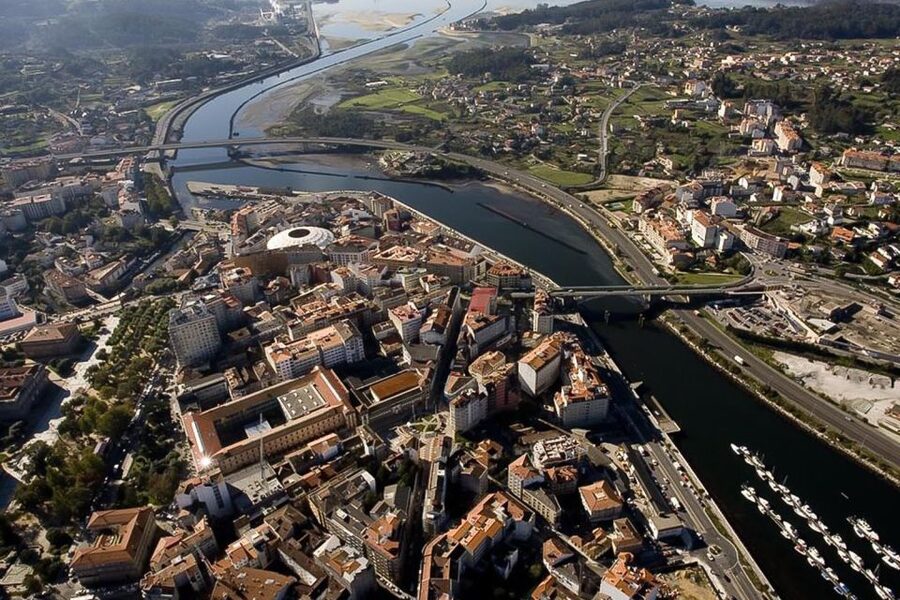 Rías Baixas: Guided Day Tour from Santiago with Boat Ride - Lanzada Beach and the Romanesque chapel