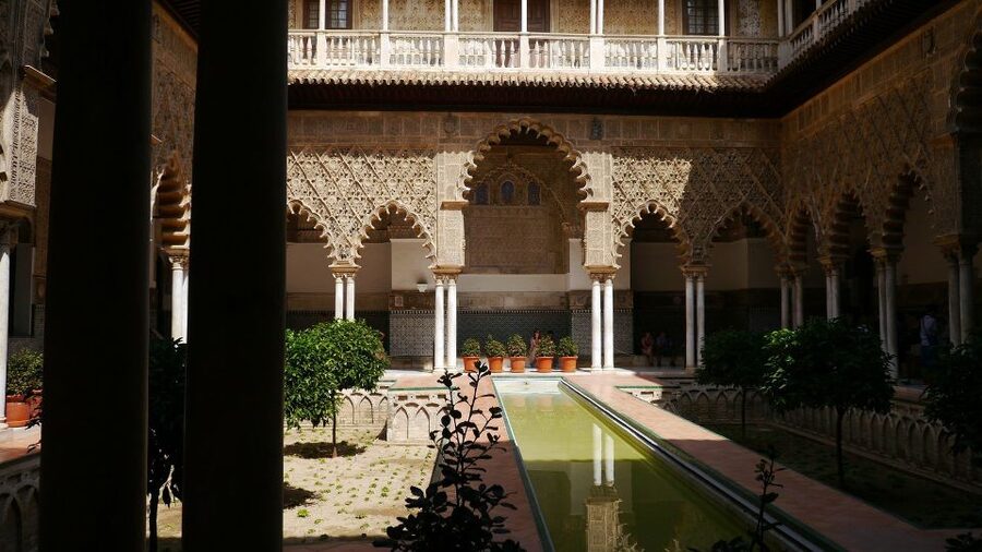 Royal Alcázar of Seville Skip-the-Line Guided Tour - Why the Royal Alcázar deserves a guided visit