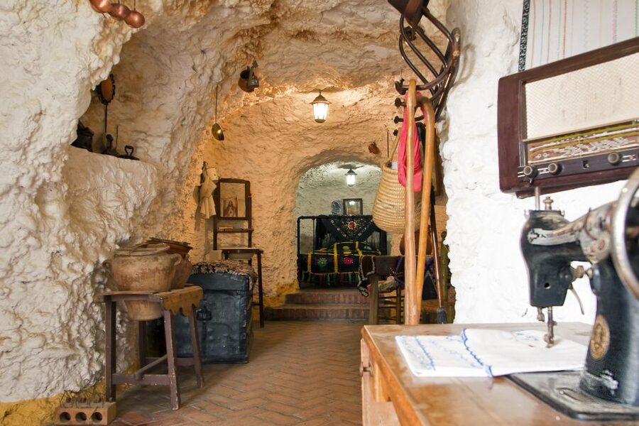 Sacromonte Caves Museum Admission Ticket - Reaching the Museum from Granada