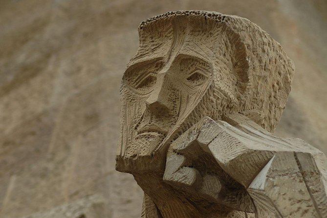 Sagrada Familia Evening Private Tour with Expert Guide - Communication and cancellation details