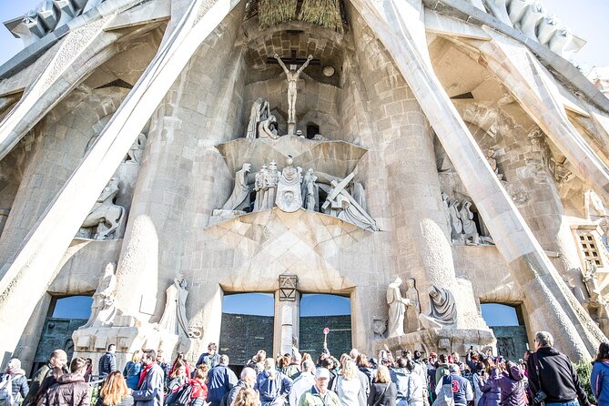 Sagrada Familia Fast Track Guided Tour with Towers Access - Taking the elevator up one tower