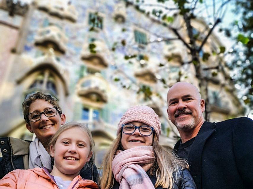 Sagrada Familia & Gaudi Guided Tour Private or Small Groups - Inside Sagrada Familia with priority entry