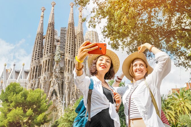 Sagrada Familia Guided Tour with Skip The Line Access - What the $50.79 price buys you