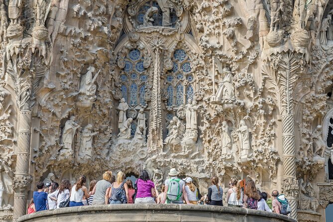 Sagrada Familia Guided Tour with Skip the Line Ticket - Inside the basilica, where the light does the talking