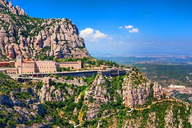 Sagrada Familia & Montserrat Small Group Tour with Hotel pick-up - From Las Ramblas to the Old Port