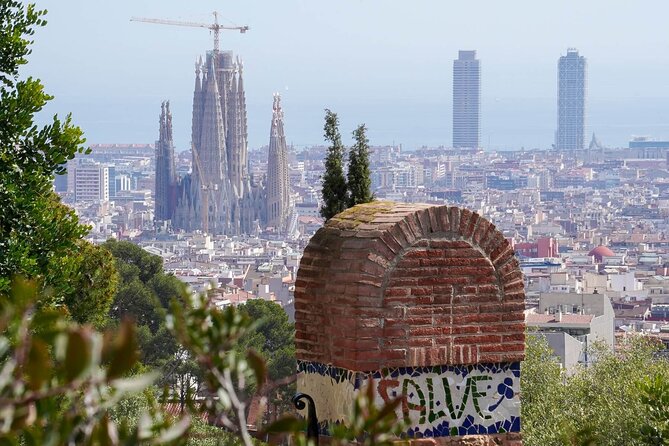Sagrada Familia & Park Guell Guided Tour with Skip The Line - The coach transfer and the gap between sights