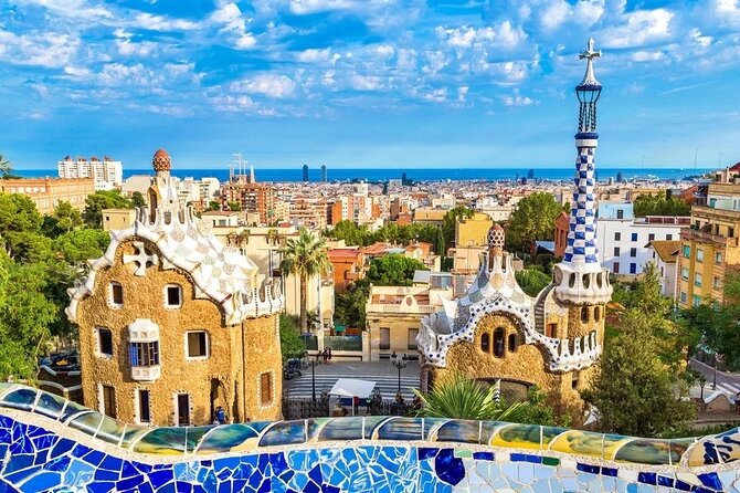 Sagrada Familia & Park Güell Optional: Small Group Tour - Pickup, timing, and the return trip