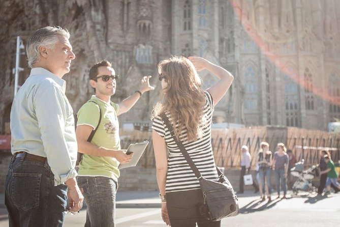 Sagrada Familia Private Guided Tour with Skip the Line Tickets - Meeting near Carrer de Sardenya