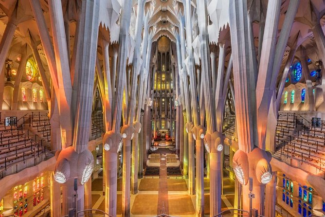 Sagrada Familia Private Guided Tour with Skip the Line Tickets - Timing, dress, and practical details