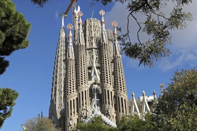 Sagrada Familia Private Tour with Skip-the-Line Ticket - The meeting point and arrival plan