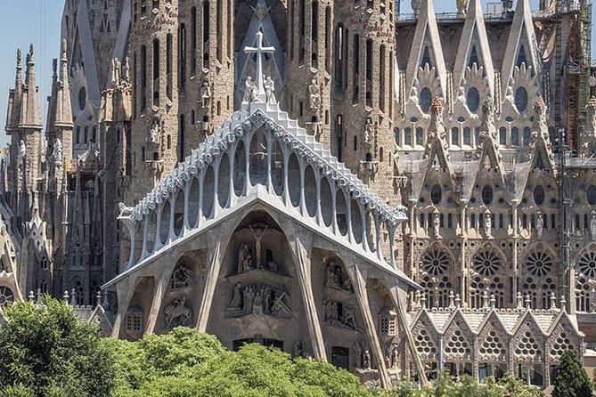 Sagrada Familia Private Tour with Skip-the-Line Ticket - Should you book it?