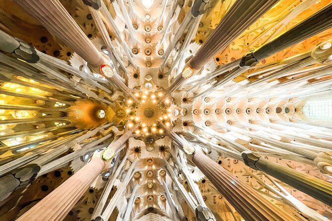 Sagrada Familia Small Group Guided Tour with Skip the Line Ticket - The guides make the difference