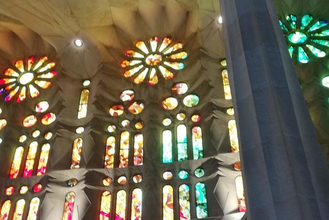 Sagrada Familia Small Group Tour with Skip the Line Ticket - Who should choose this tour?