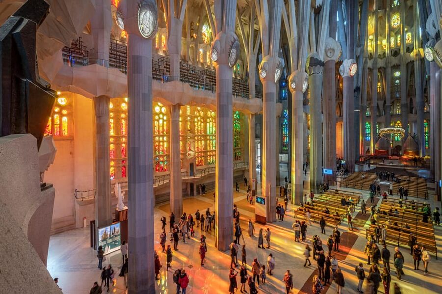 Sagrada Familia Tour with Express Entry and Local Guide - Key points at a glance