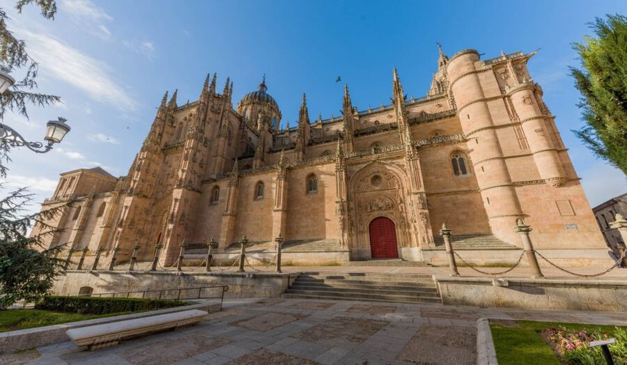 Salamanca: Cathedral of Salamanca Ticket with Audio Guide - Episcopal Palace exhibitions and the VR experience