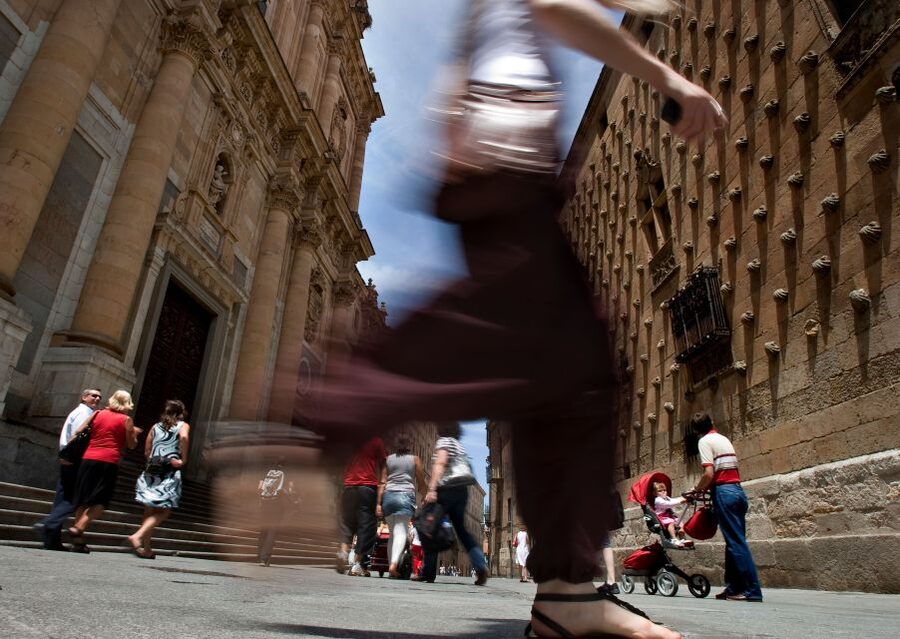 Salamanca Sightseeing Walking Tour with Local Guide. Spanish - The House of Shells and Salamanca’s stone streets