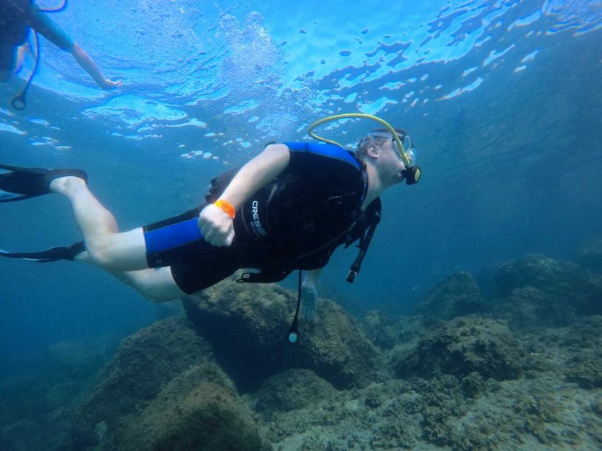 Salou: Scuba Diving for Beginners - Getting fitted with the full scuba kit