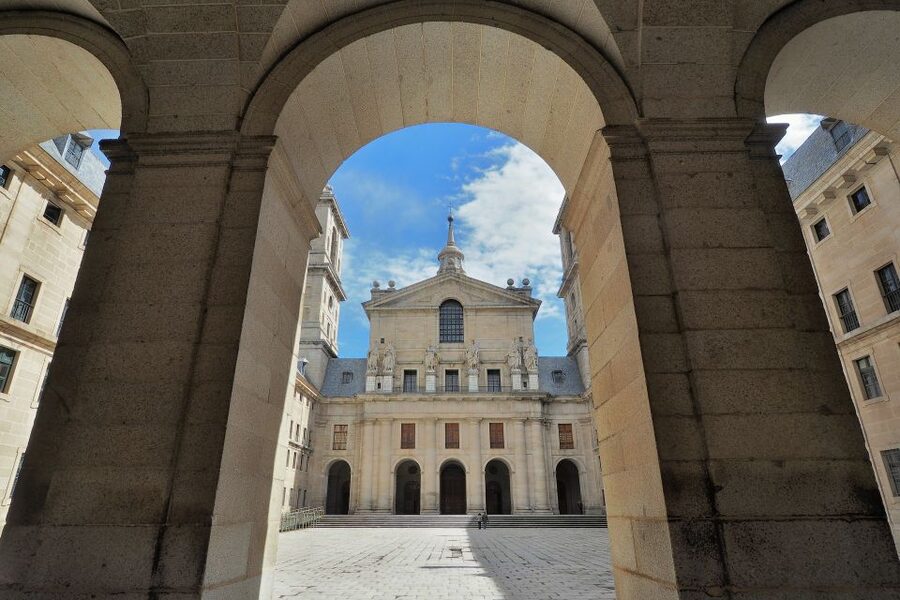 San Lorenzo de El Escorial: Monastery and Site Guided Tour - The Royal Library, the tour’s intellectual highlight