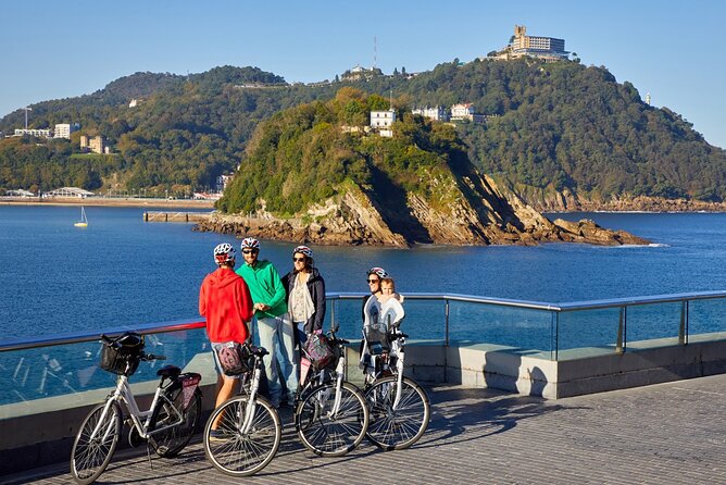 San Sebastian E-bike trour: Basque History and Cultural. - Zurriola Beach and the Kursaal