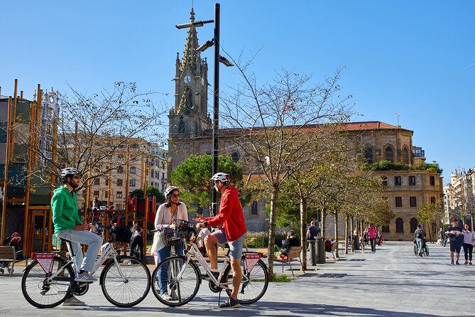 San Sebastian E-bike trour: Basque History and Cultural. - Peine del Viento and art beside the sea