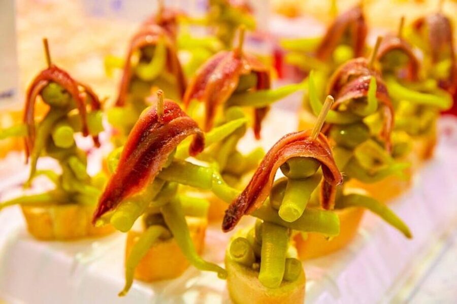 San Sebastian Food Tour: Pintxo Tasting Paired with Wines - Shared or private: choosing the right format