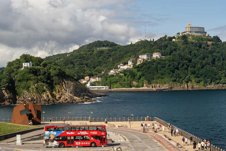 San Sebastian: Hop-On Hop-Off City Tour Bus - Key points at a glance