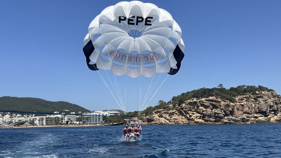 Santa Eulària des Riu: Parasailing Boat Cruise with Drinks - A small boat and a relaxed setup