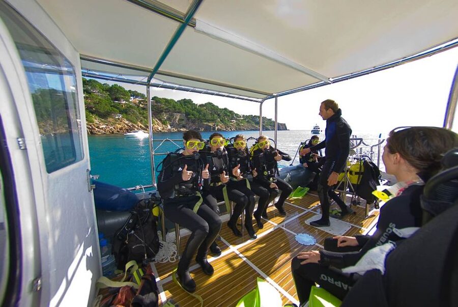 Santa Ponsa: Try Scuba Diving in a Marine Reserve - Small groups make a real difference