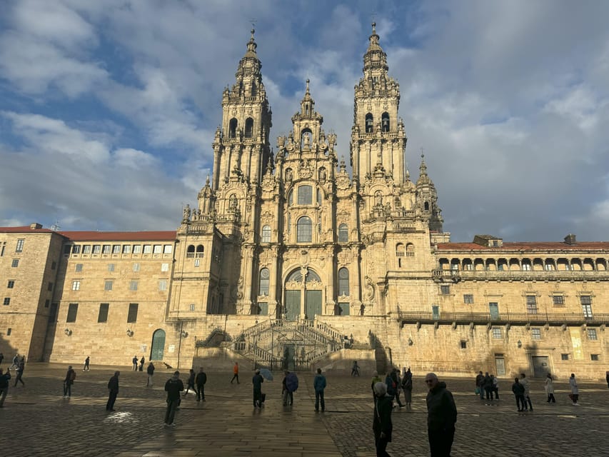 Santiago de Compostela Cathedral and Museum Guided Tour - Inside the cathedral’s naves and chapels