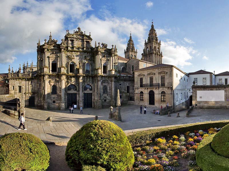 Santiago de Compostela Full-Day Tour From Porto - Lunch in Santiago: useful freedom, limited time