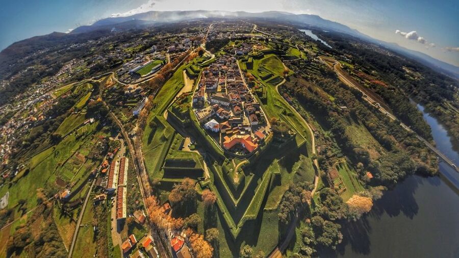 Santiago de Compostela Full-Day Tour From Porto - The Porto pickup and the road north
