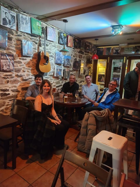 Santiago: Guided Foodie Tour with Drinks, Tapas & Live Music - Three bars, three small meals
