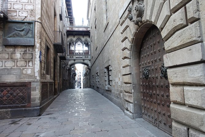 Savor Spain: Food, Wine, History & Culture Small Group Tour in Old Barcelona - The food and drink package, counted carefully