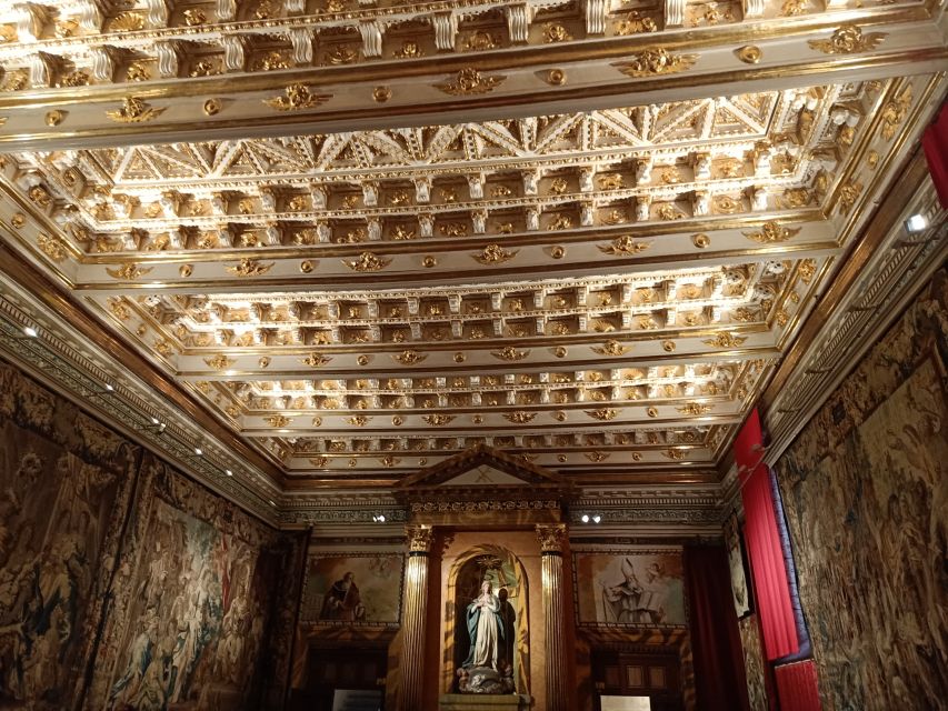 Segovia: Guided Walking Tour with Cathedral & Alcázar Entry - Inside Segovia Cathedral