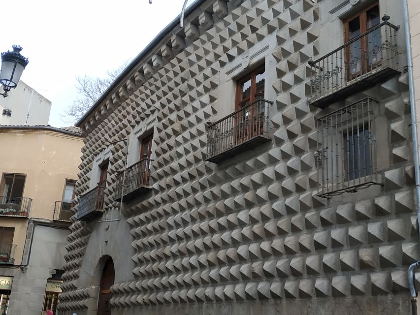 Segovia: Guided Walking Tour with Cathedral & Alcázar Entry - Casa de los Picos and the city streets