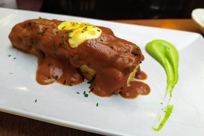 Sevilla Food Tour: Tapas, Wine, History & Traditions - First plates at Los Soportales