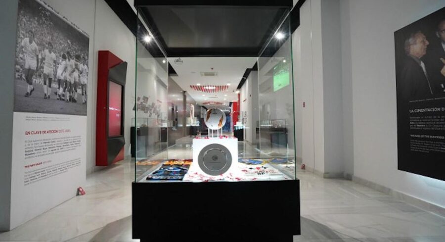 Sevilla: Ramón Sánchez Pizjuán Stadium Entry Ticket - The locker room and player tunnel