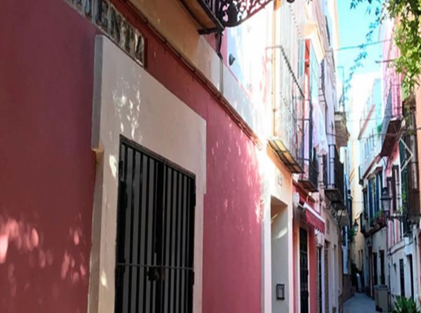 Seville: 1-Hour Walking Tour Barrio de Santa Cruz - Who will enjoy this tour most?