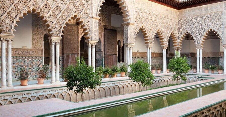Seville: Alcázar, Cathedral & Giralda Fast Track Guided Tour - Meeting at Plaza del Triunfo
