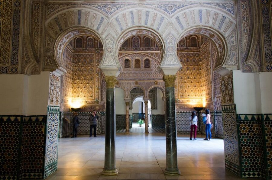 Seville: Alcázar, Cathedral & Giralda Fast Track Guided Tour - How the timing feels in real life